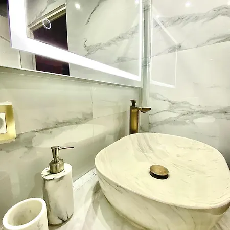 Апартаменты Luxurious 2p Croisette-plein Sud & Chic Decor Канны